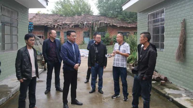 汉寿县领导何彦兵到洲口镇督导脱贫攻坚 “空城行动”  走访慰问贫困户