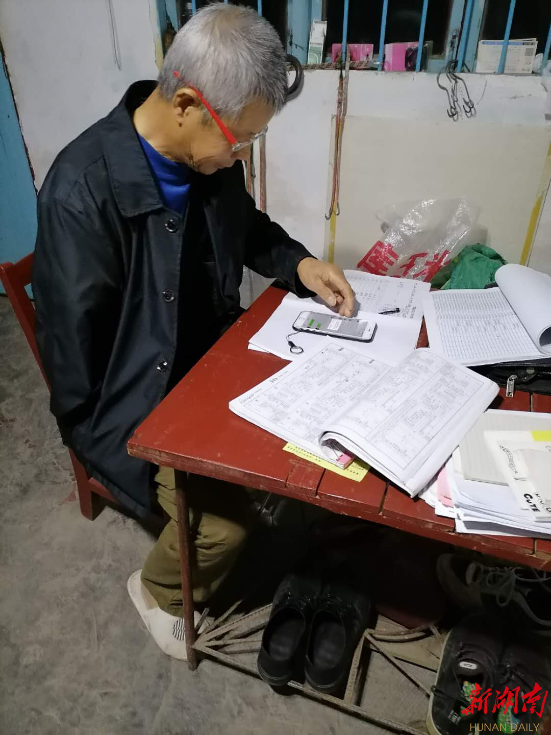 古稀独臂人普情——记汉寿县4次参加人口普查的普查员王良福