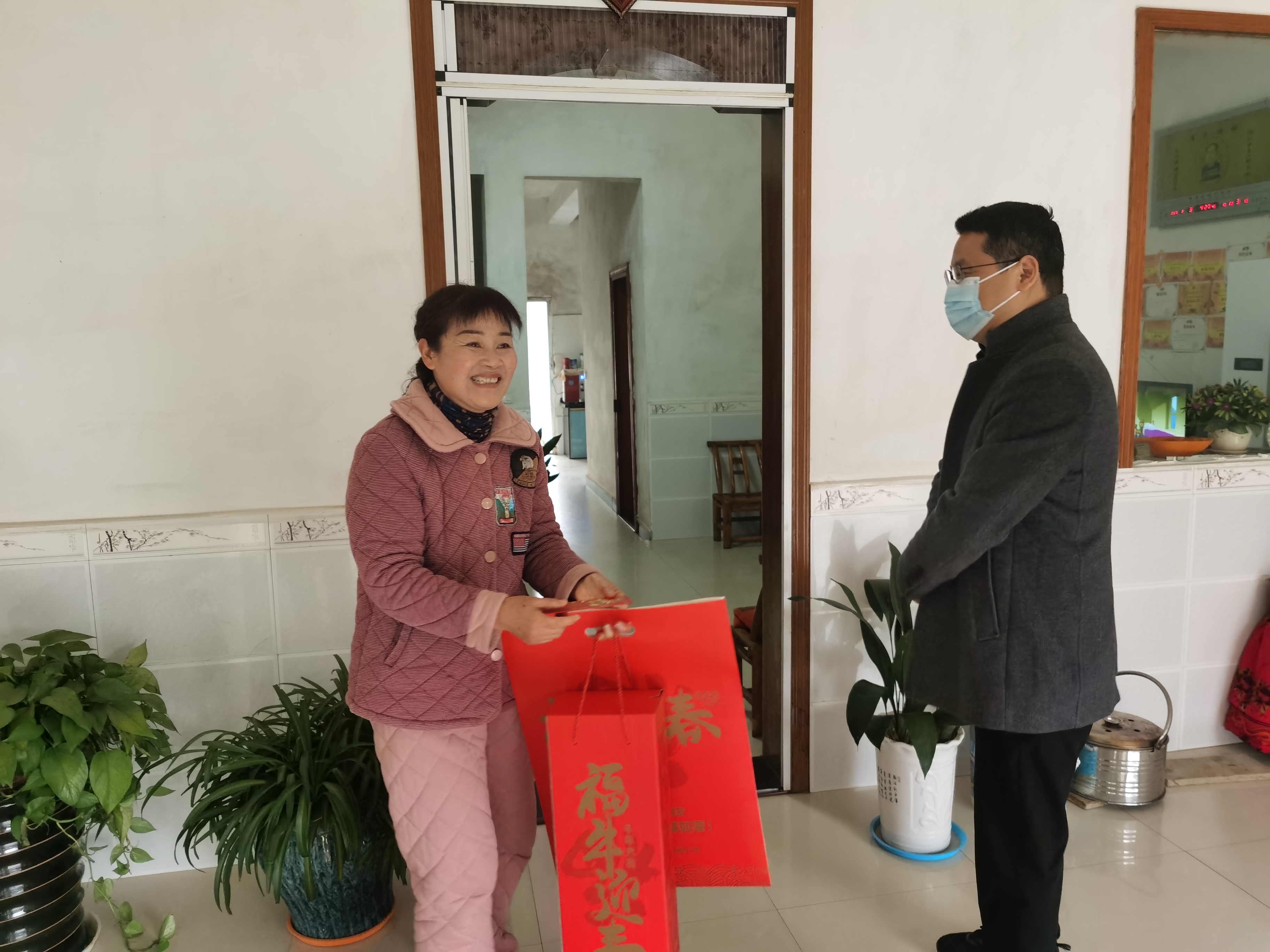 汉寿县领导何彦兵开展春节前走访慰问活动