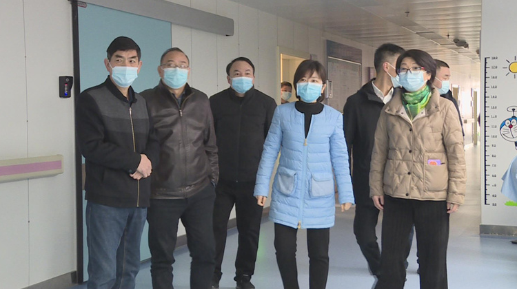 【就地过年 暖在身边】汉寿县领导王立芬、曾峰、李明桂到医院开展慰问活动