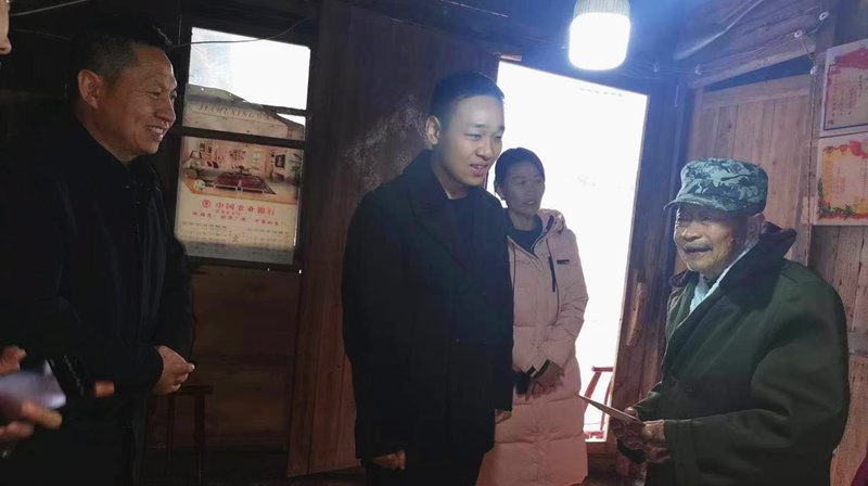 【就地过年 暖在身边】汉寿县领导刘静走访慰问抗美援朝老兵