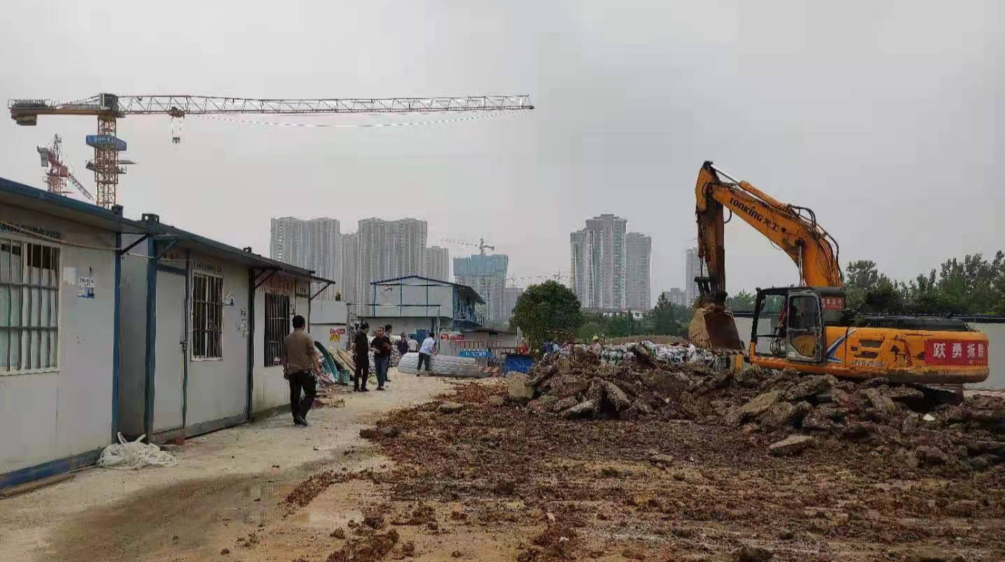 汉寿县沧浪街道依法拆除一企业违法建筑