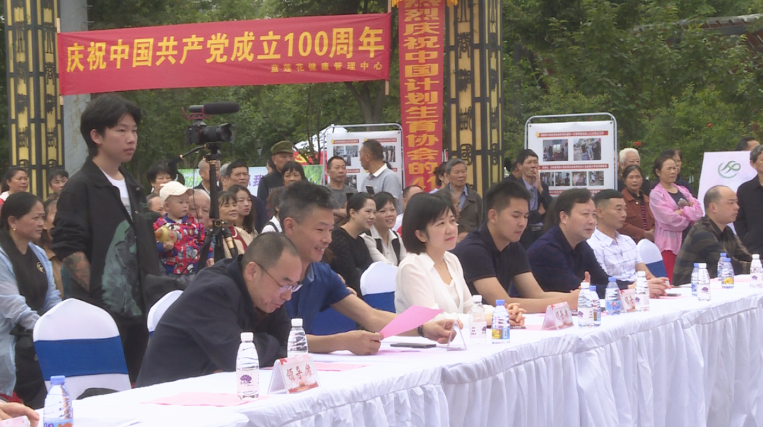 汉寿县举办“为党旗增辉 为国旗添彩‘5 ·29’”大型主题文艺演出