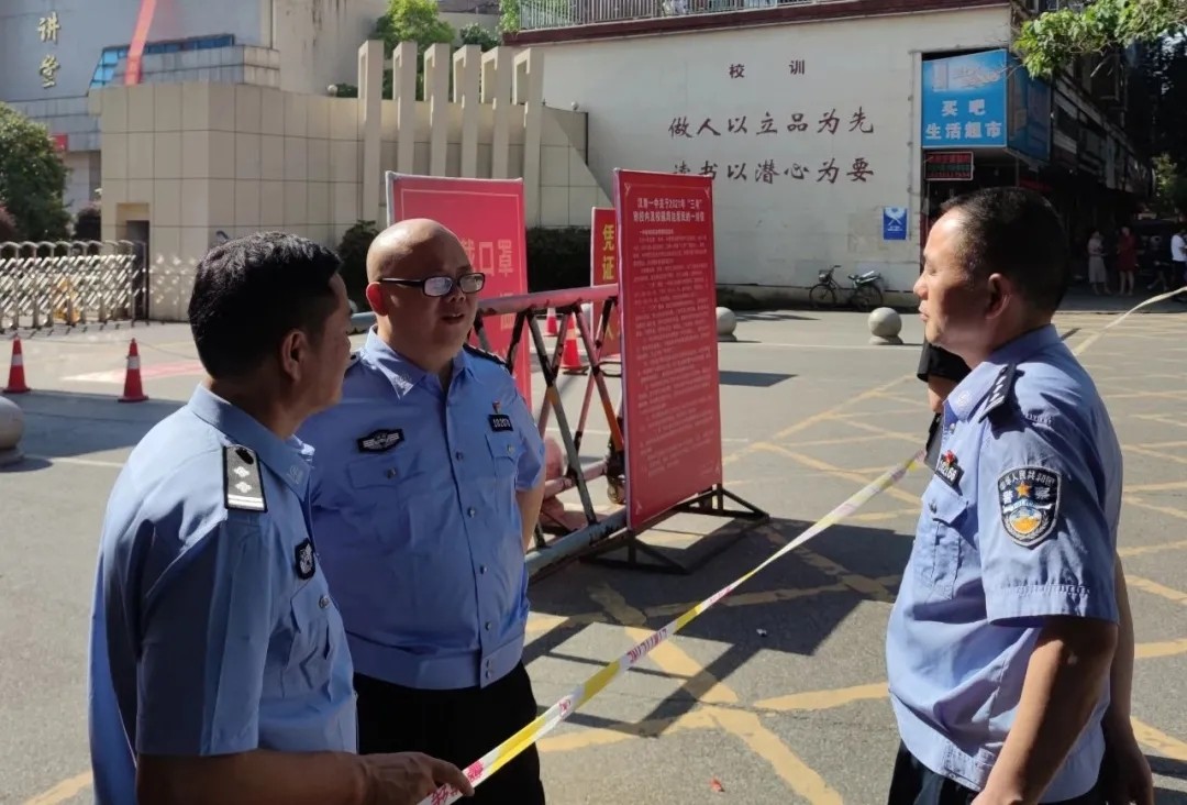 汉寿高考第一天：你乘风破浪   我一路护航