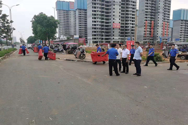 汉寿县城管执法局：全力维护疫苗接种现场秩序