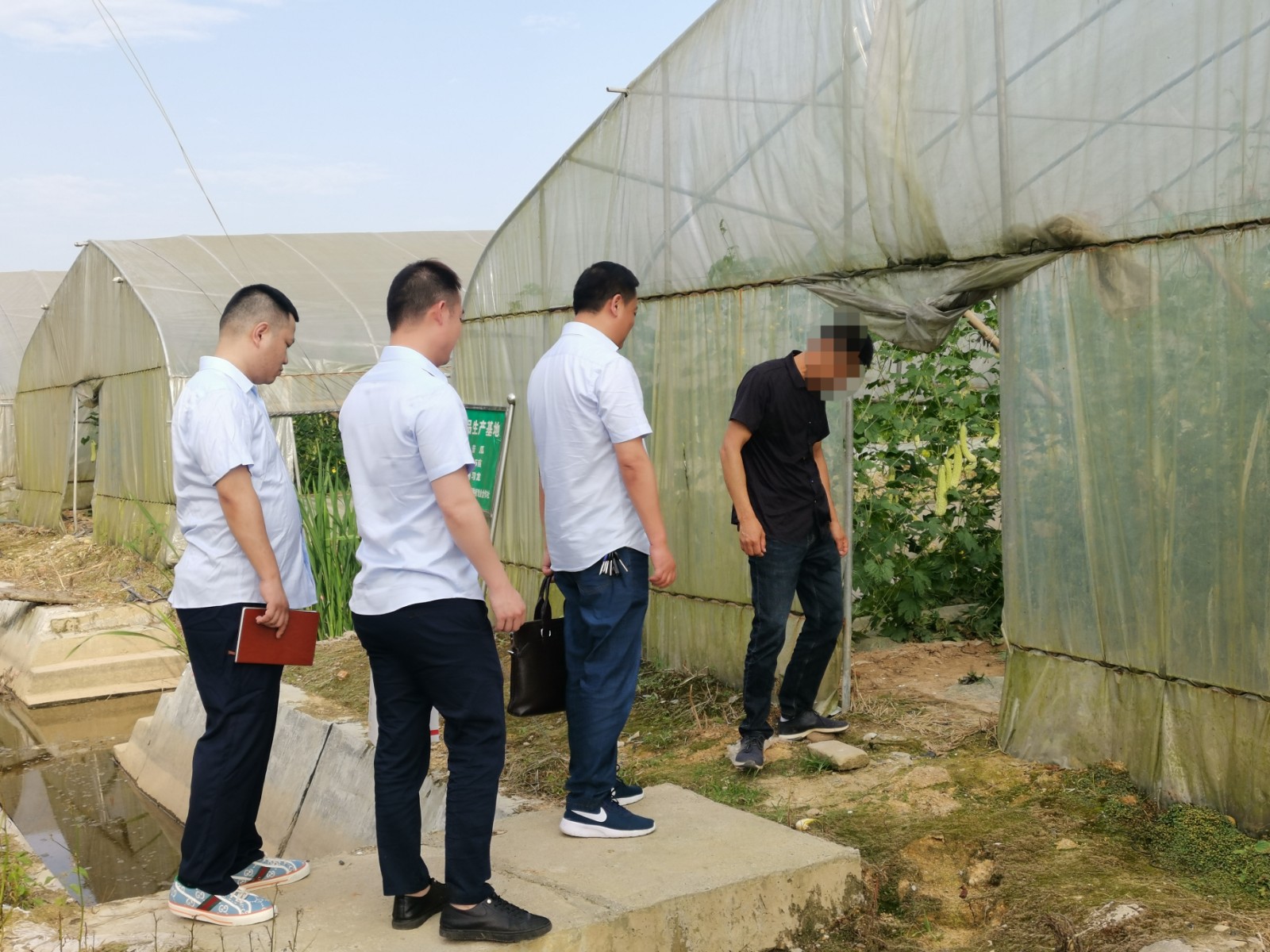 汉寿农商银行成功发放首笔“乡村振兴·蔬菜贷”