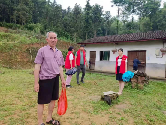 丰家铺：端午真情慰问 情系特扶家庭