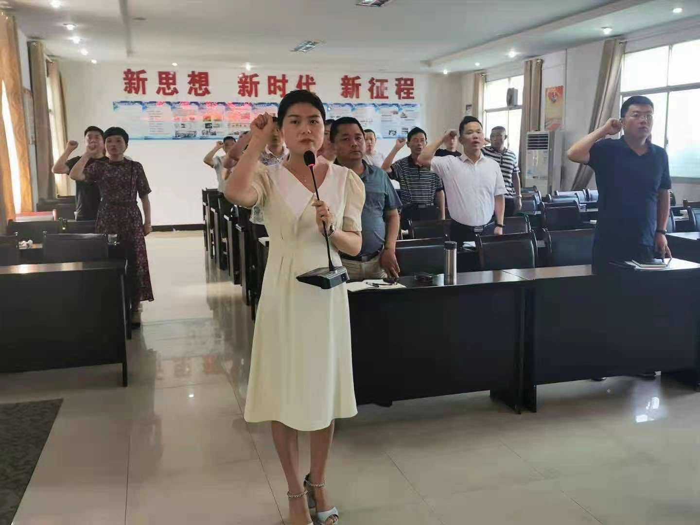 聂家桥乡：开展专题党课活动