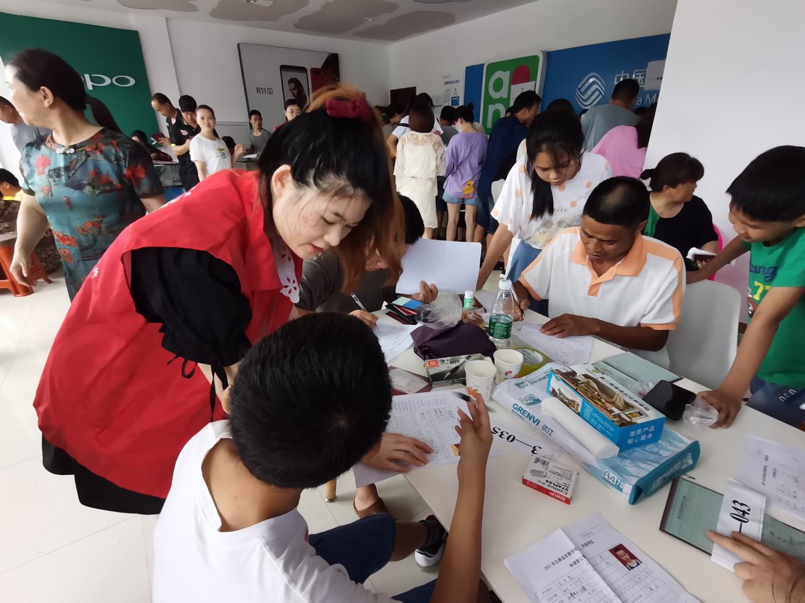 汉寿高新区：助力芙蓉学校新生信息登记  新时代文明实践所在行动