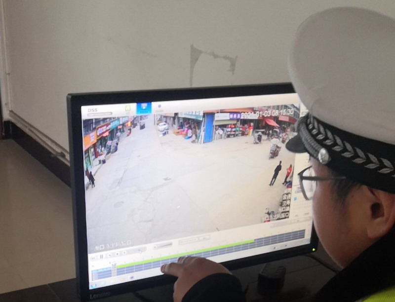 汉寿：肇事逃逸“不知情”  只因车箱“不关门”