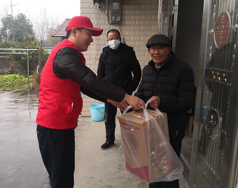 汉寿交警志愿者服务队：帮助许愿人达成“微心愿”