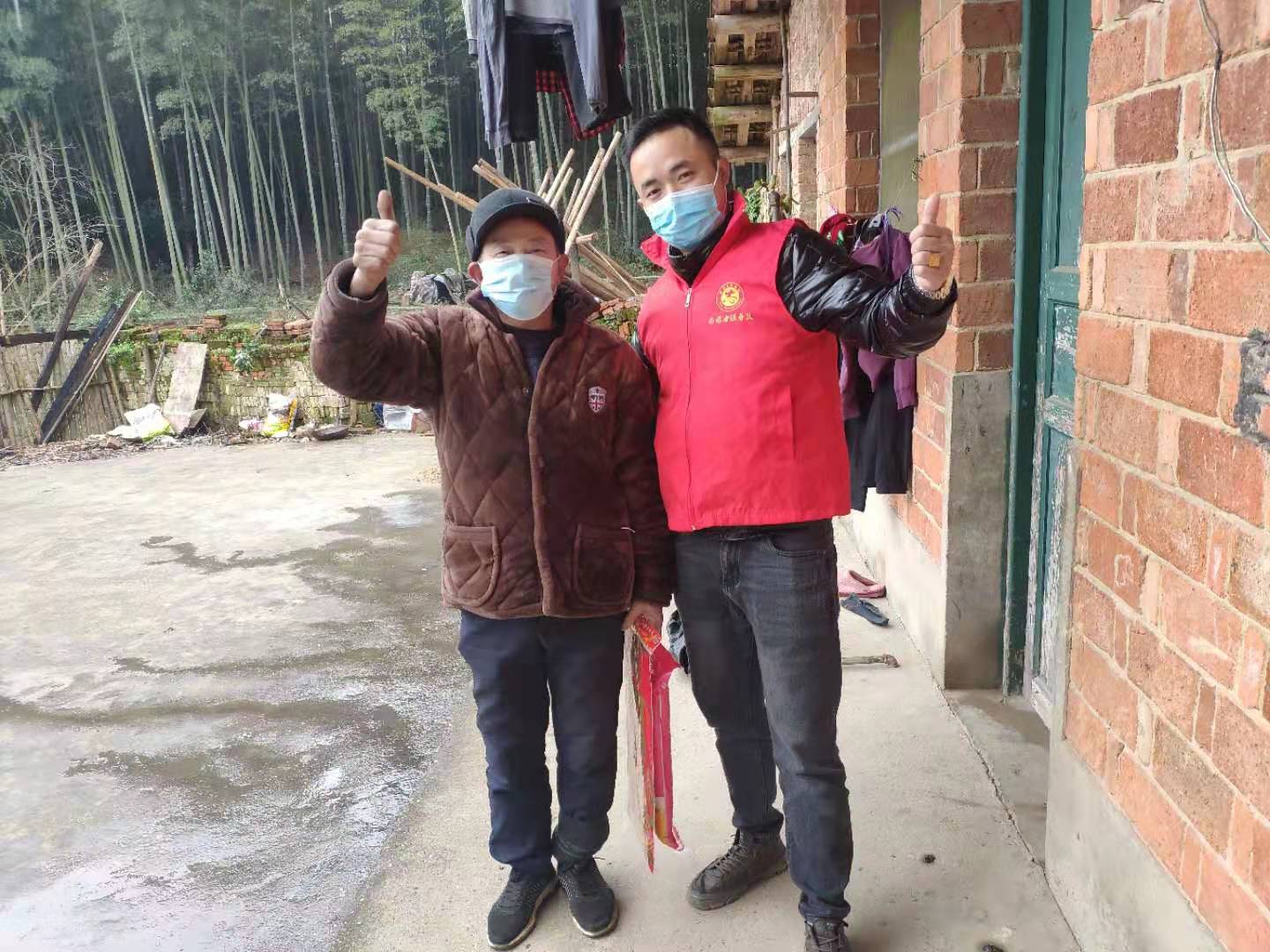 崔家桥镇：扶贫走访送温暖，浓浓关怀暖人心