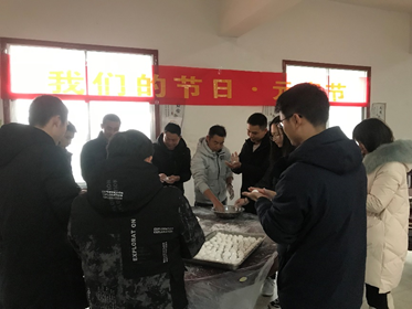 酉港镇：爱满元宵节   情暖老人心