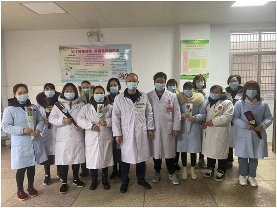 崔家桥镇中心卫生院：“三八”妇女节    暖心送花送祝福