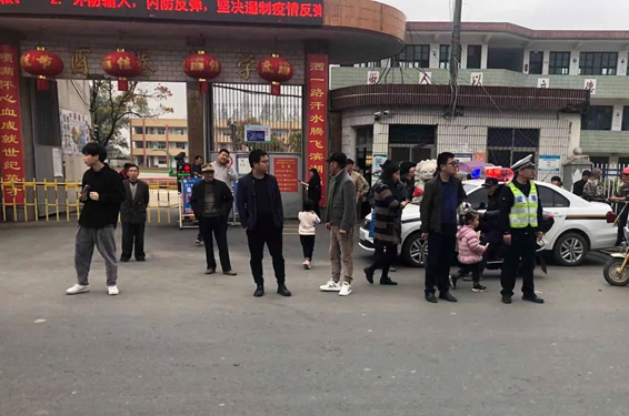 酉港镇开展校车安全专项整治行动