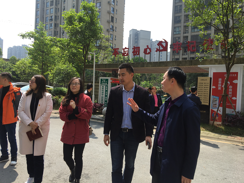柳叶湖管委会七里桥街道来龙阳街道交流学习小区党建工作
