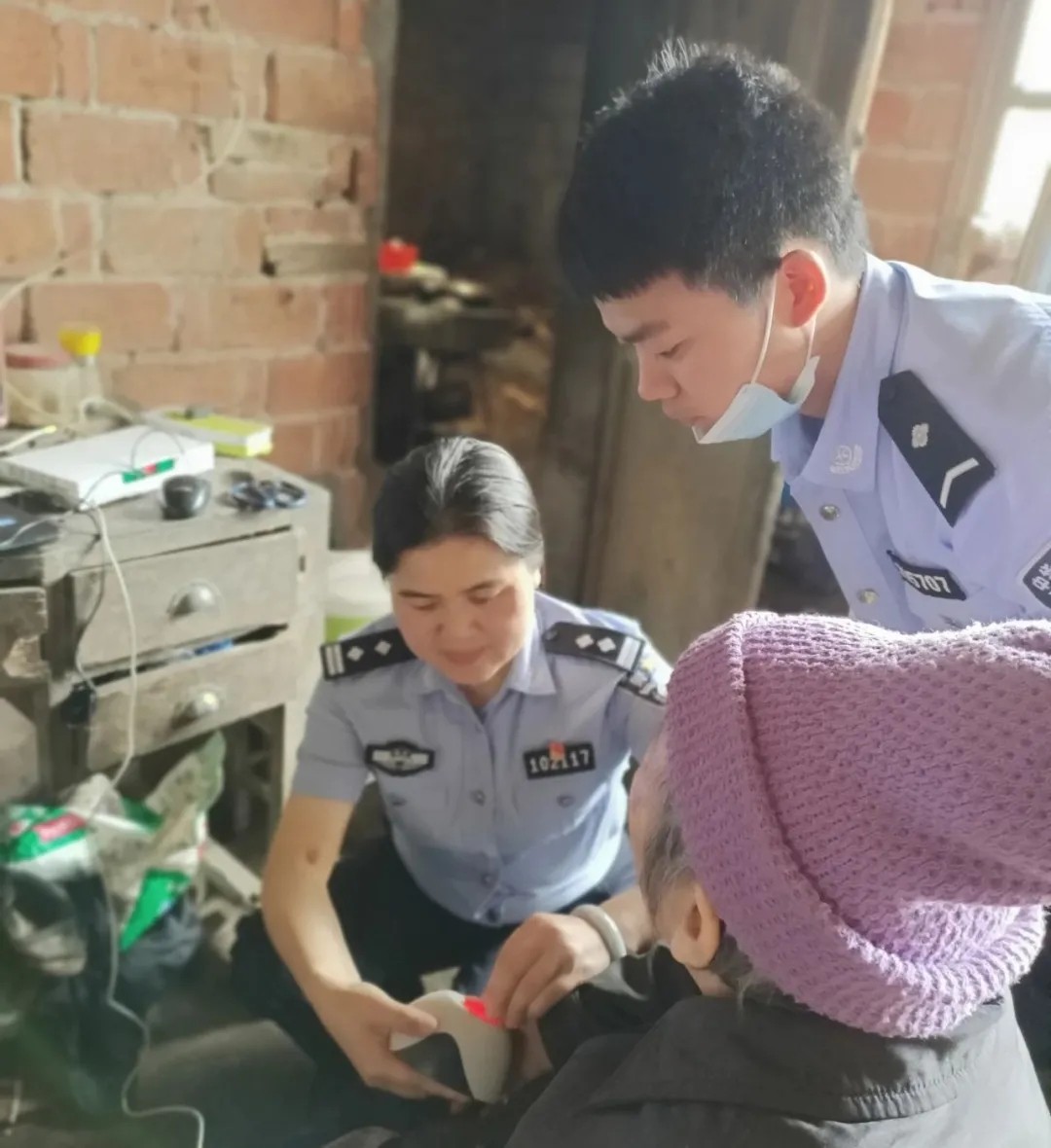 汉寿县公安局：特事特办   所队联动上门服务