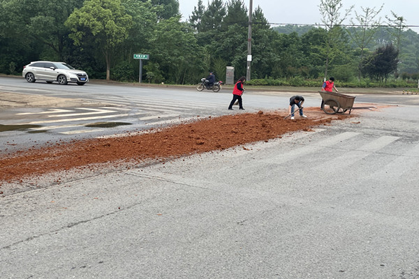 汉寿城管：以实际行动践行志愿者精神