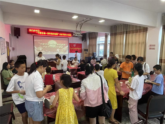 "我們的節(jié)日·中秋 "岳塘區(qū)圖書(shū)館舉行迎中秋主題活動(dòng)