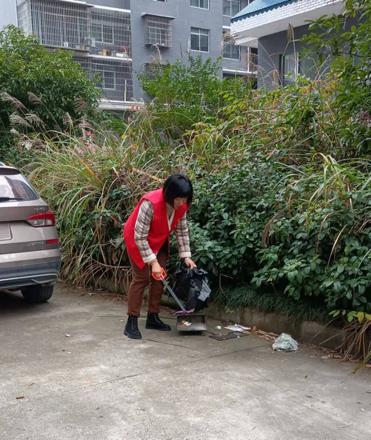 中方县交通运输局开展环境卫生清扫志愿服务活动