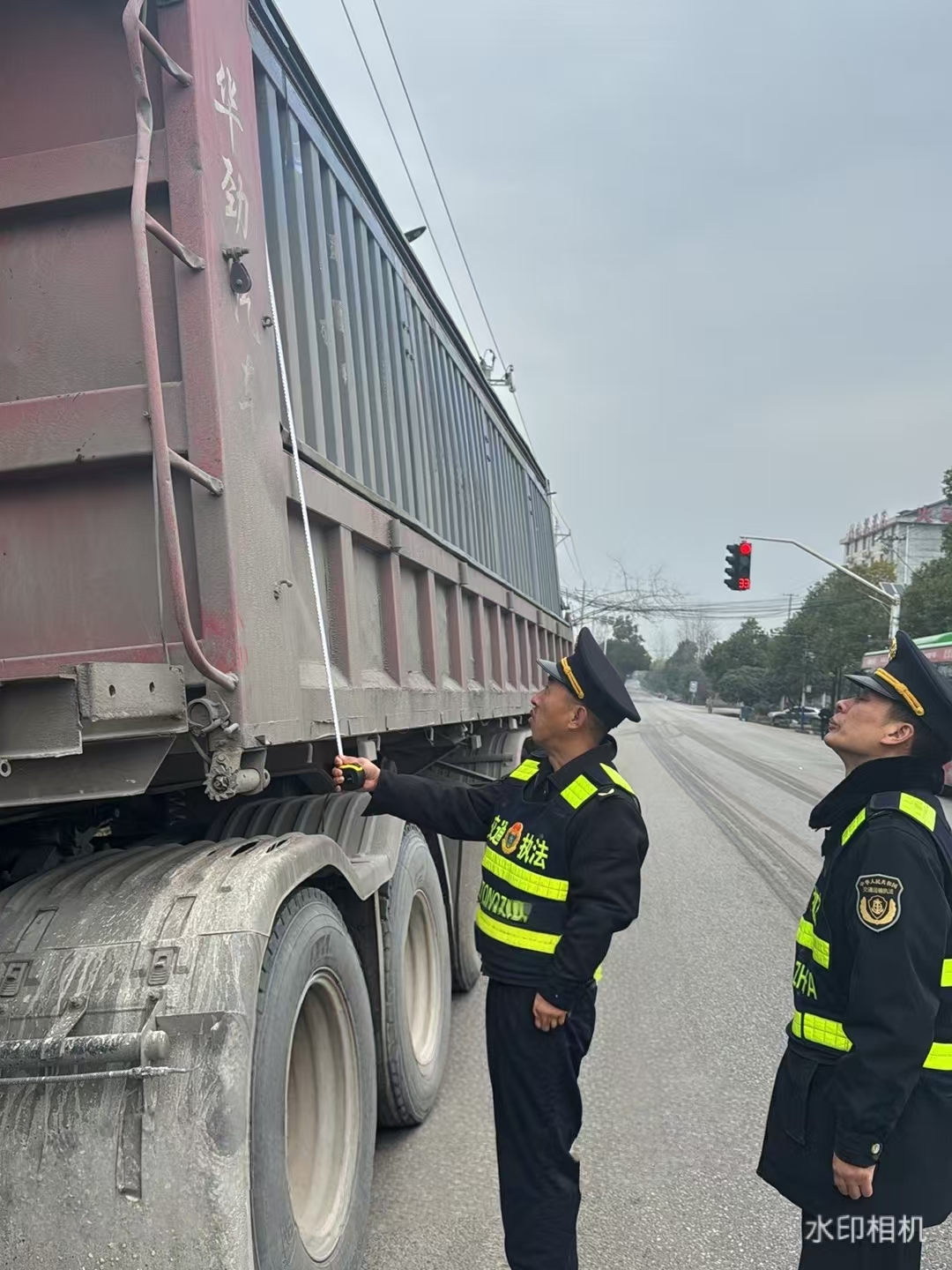 中方县交通运输综合行政执法大队开展春运执法安全检查