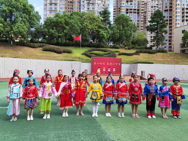 石鼓区五一路小学开展民族团结进步宣传月活动