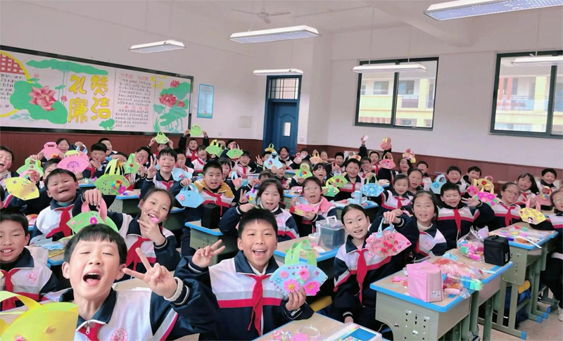 悠悠感恩心，暖暖“女神节”——都司教育集团庆祝“三八妇女节”活动