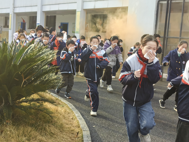 “2分38秒”，华耀小学1700余名学生精准疏散