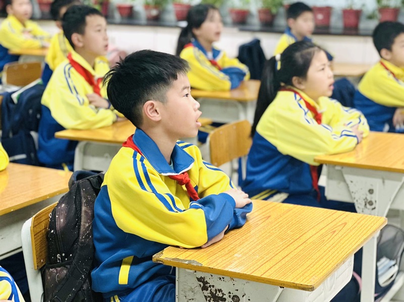 诵读以明志，诗词寄追思——金源小学开展诵读、书写比赛活动