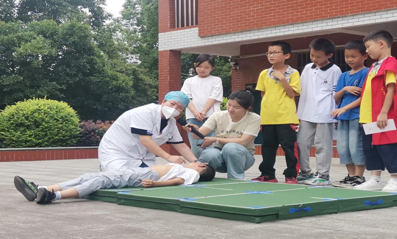 以演筑防，以练为战，同兴路小学这场防溺水演练干货满满