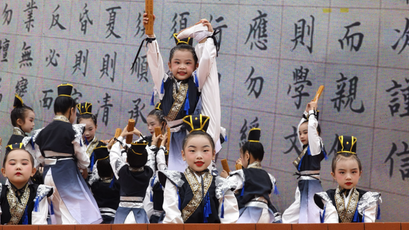 赓续传统文化，筑梦五彩童年，五一路小学这场书香校园艺术展演刷屏了！