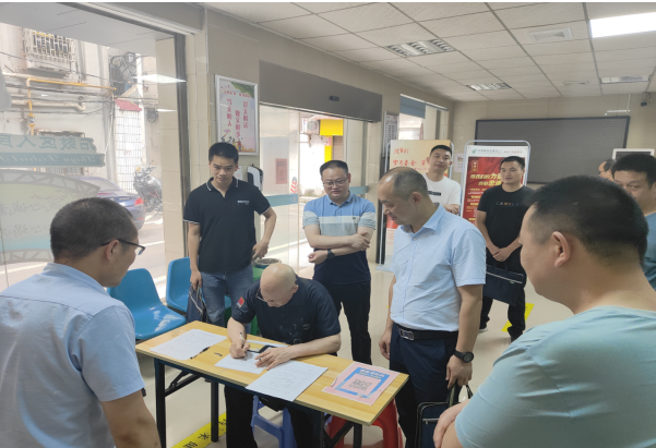 市退役军人服务中心主任带队督查我区退役军人建档立卡和优待证申领工作