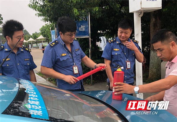 祁阳：开展公交车、出租车“野蛮驾驶”专项整治