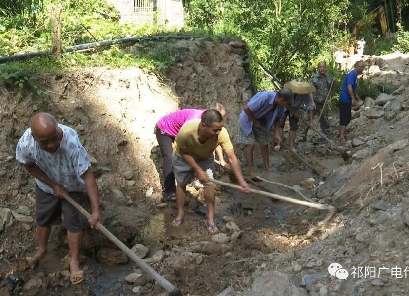 七里桥镇云腾村：乡贤聚力修通途 乡村振兴有奔头