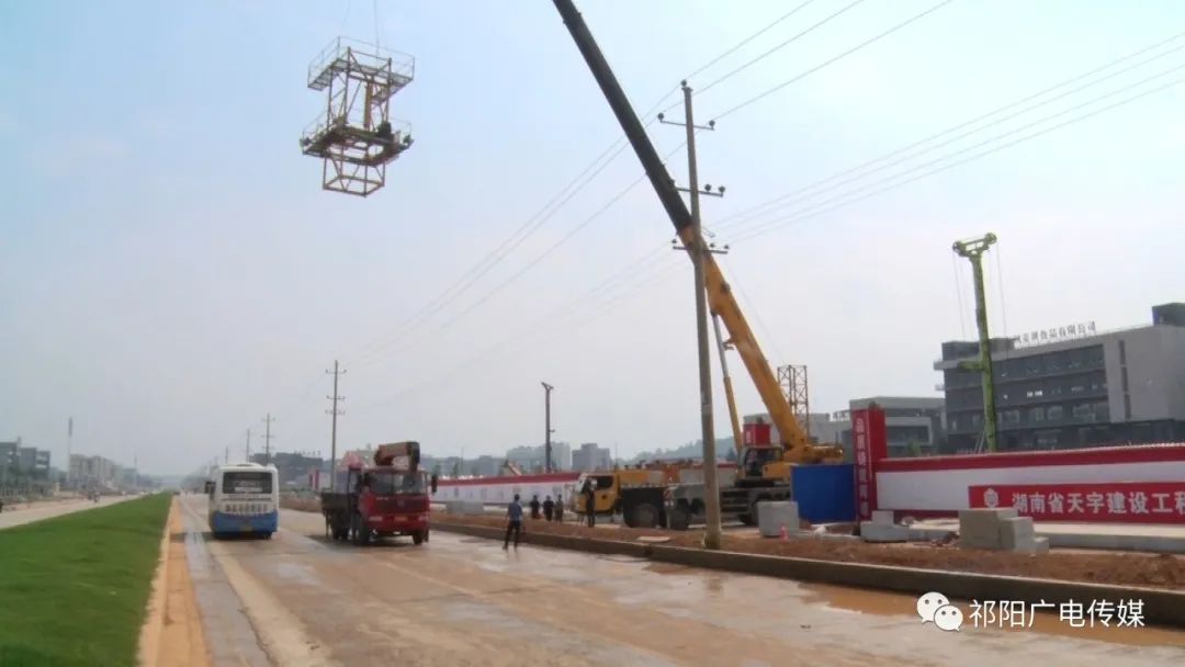 经开区灯塔路提质工程建设如火如荼