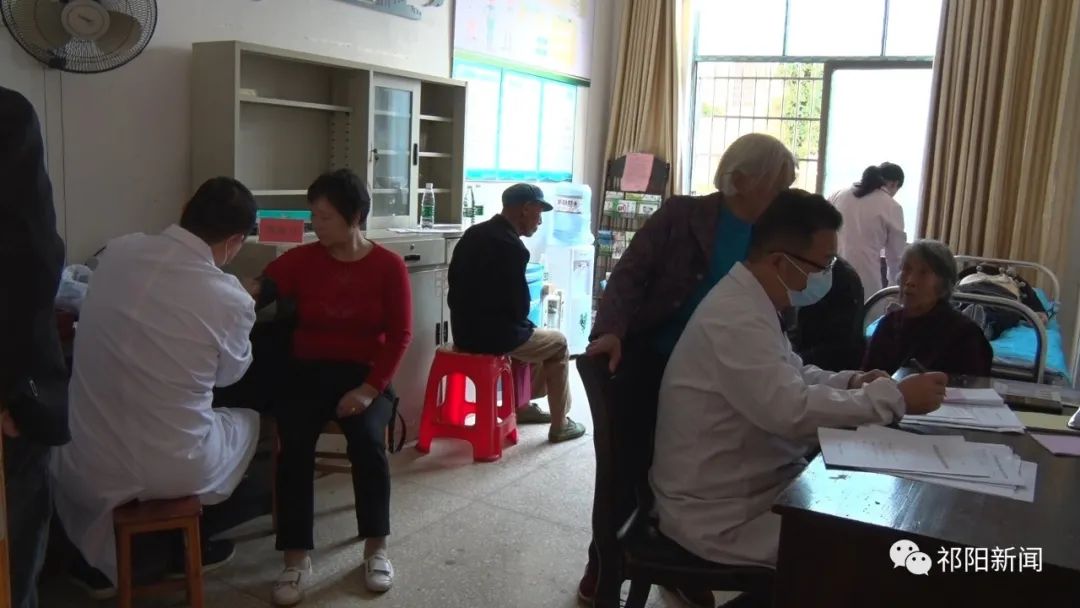 县退役军人事务局开展关爱重点优抚对象医疗巡诊活动