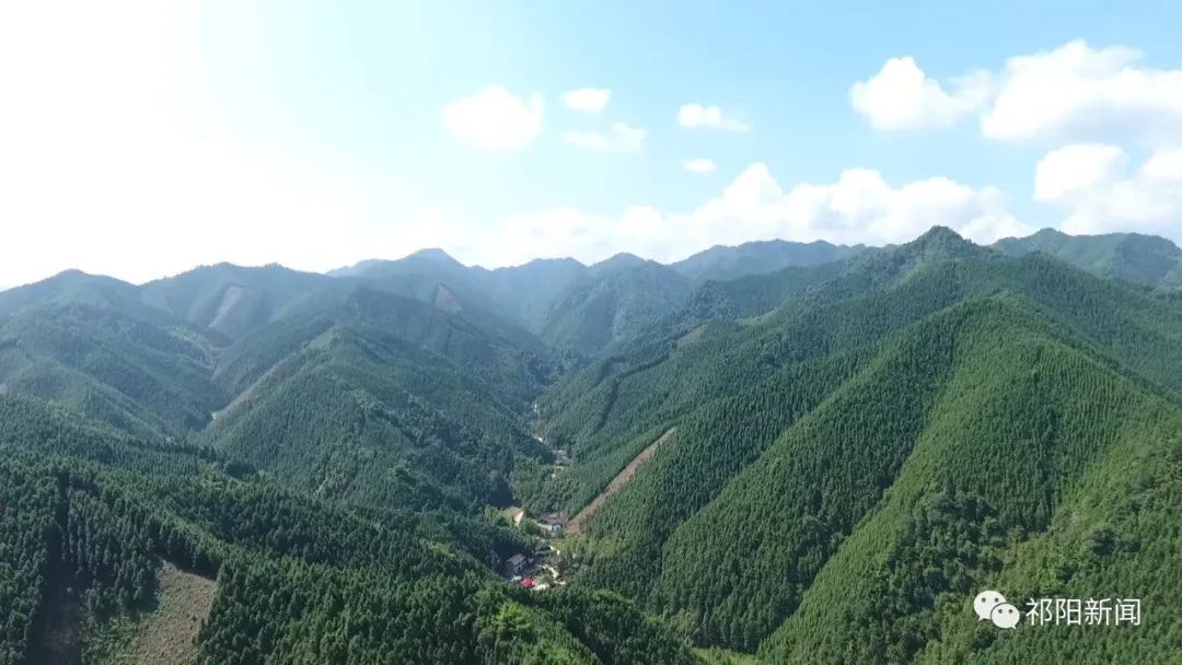 融媒体中心：关注山区留守儿童  让教育扶贫更“走心”
