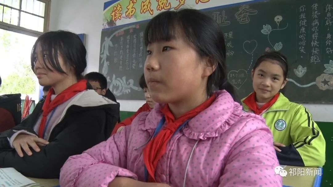 孝心少年：小小“顶梁柱”袁湘芹