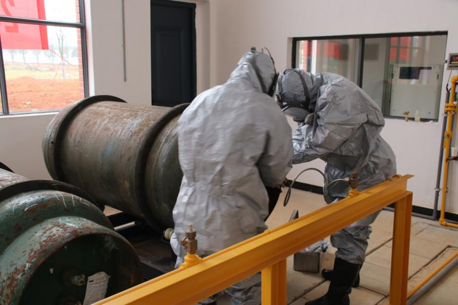 祁阳县自来水总公开展消防、漏氯、反恐演练