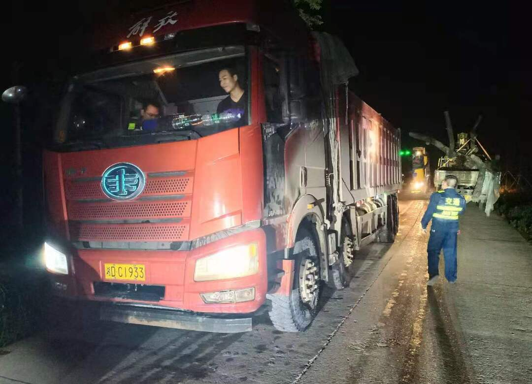 祁阳交通查、堵“百吨王”