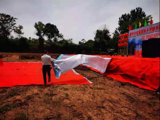 雷霆出击——我市取缔一非法露天演出活动