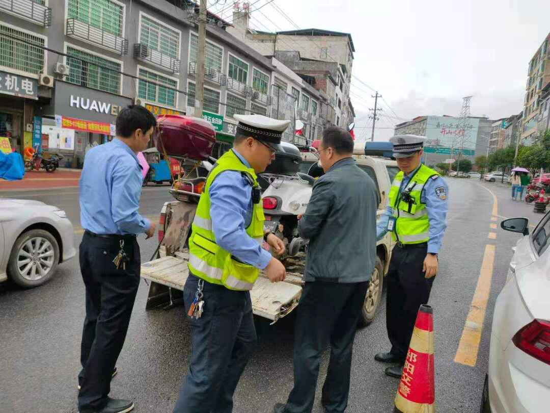 【我为群众办实事】白水镇：全力开展道路交通安全专项整治行动