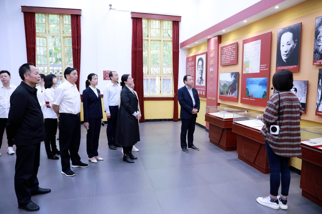 祁阳市民政局开展“红色教育进机关”活动