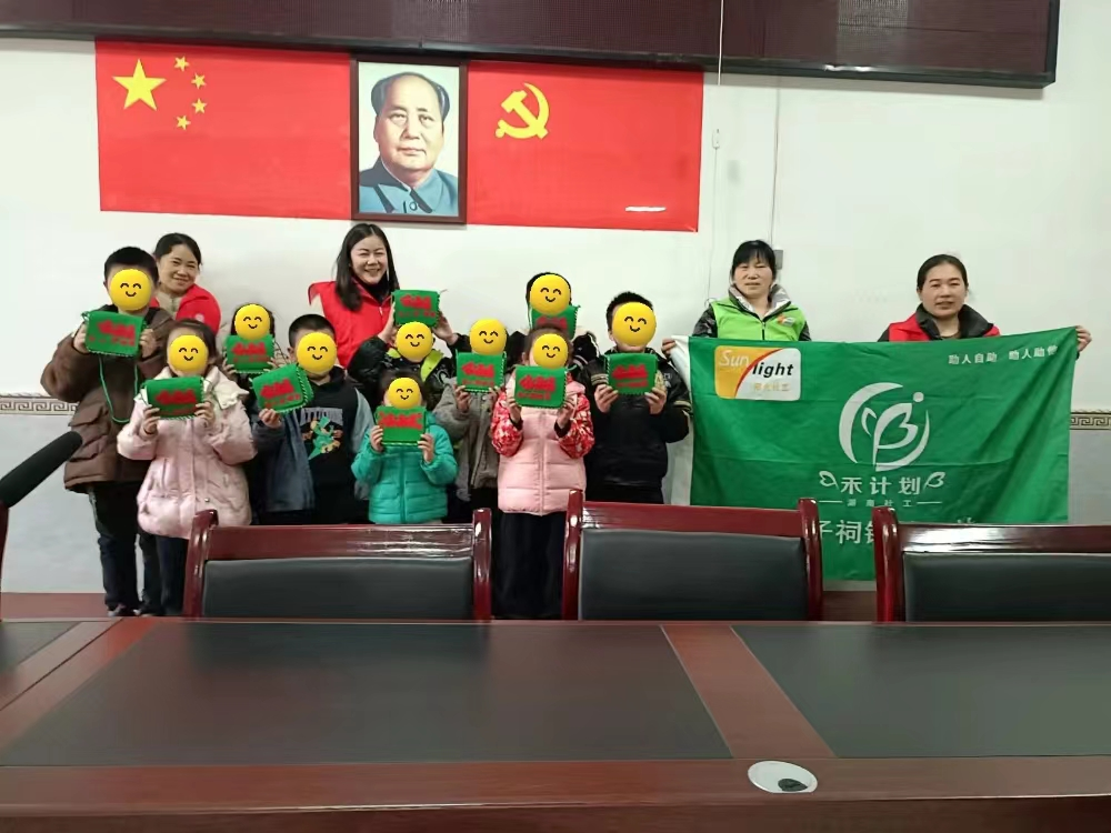 屈子祠镇：五社联动 关爱困境留守儿童