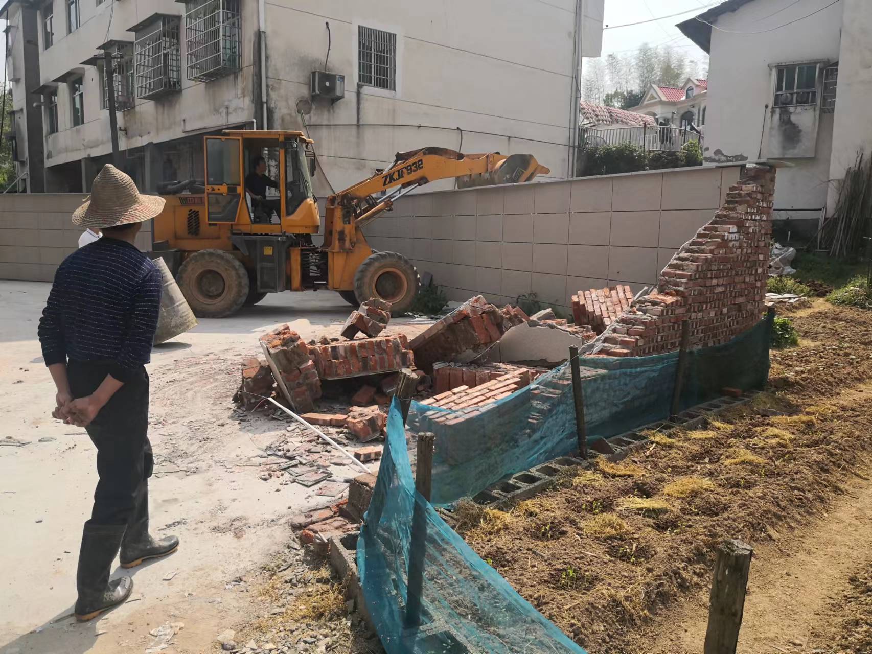 神鼎山镇：开展违建整治，深入推进农村宅基地制度改革