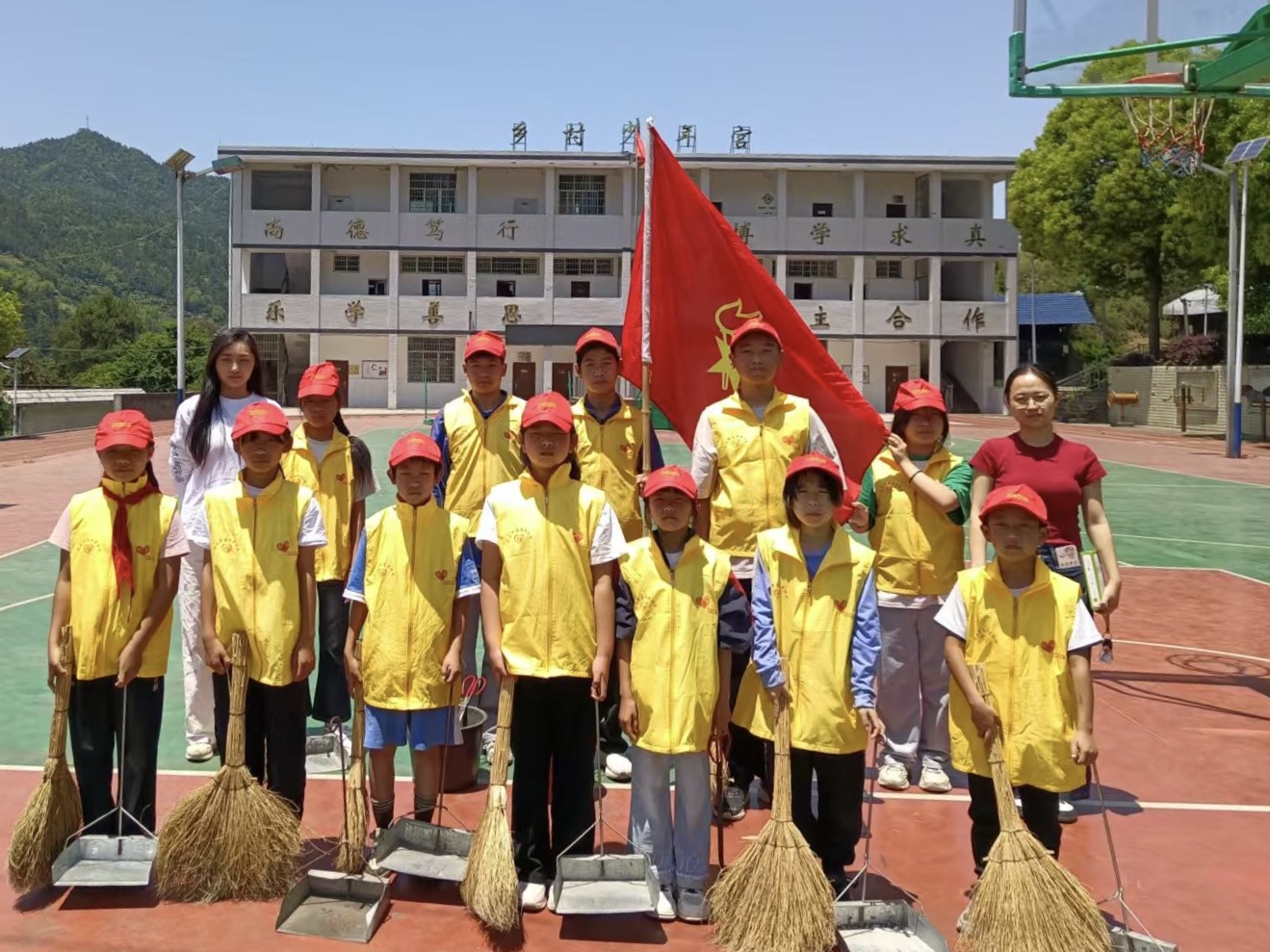 中方县新路河镇学校开展劳动教育月系列活动​
