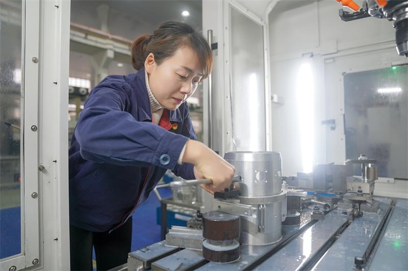 江南工业集团员工彭小彦获评湖南省道德模范