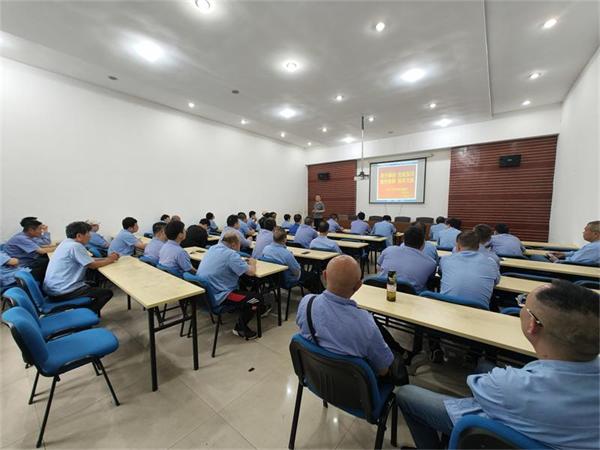 江南工业集团邀请大国工匠张东元授课培训