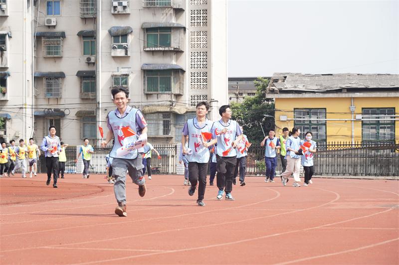江南工业集团组织青年职工开展健步走活动