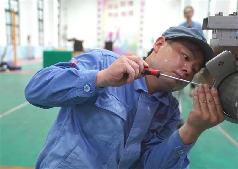 【出彩雨湖人】湘潭市优秀共产党员杨斌：成为“π型人才”是我的理想